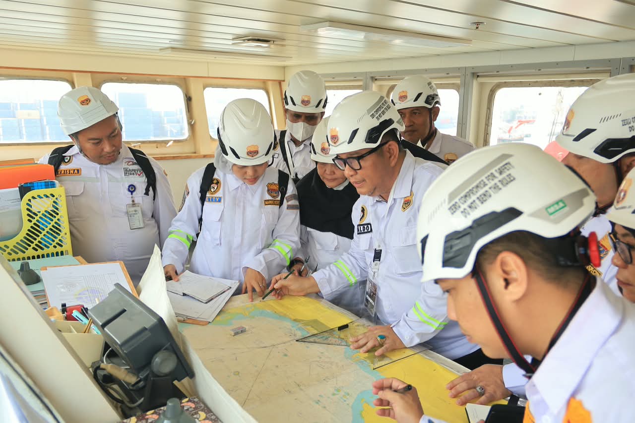 Perkuat Keselamatan Navigasi, Kemenhub Tingkatkan Kompetensi Pengujian dan Penimbalan Kompas